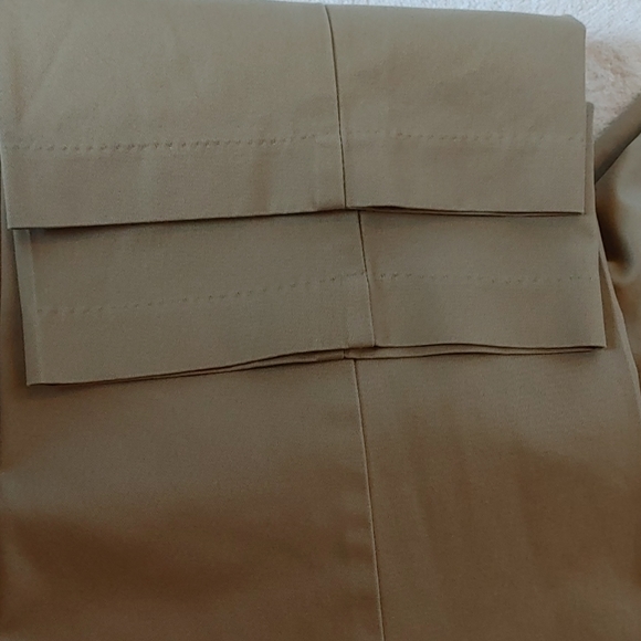 Dockers Mens Khaki Pants. Has Small Blemish. - Picture 3 of 7